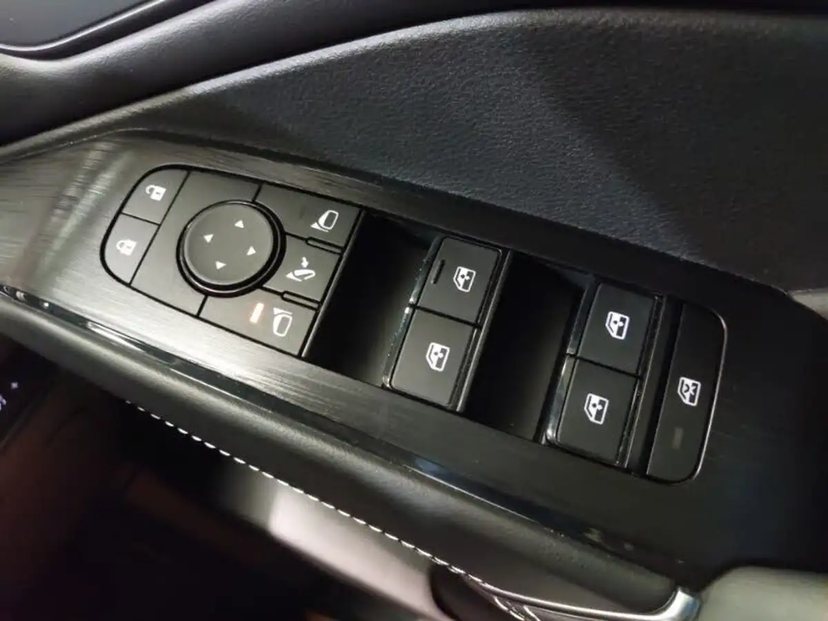 2024-nissan-qashqai-13-dig-t-n-connecta-140ps-big-18