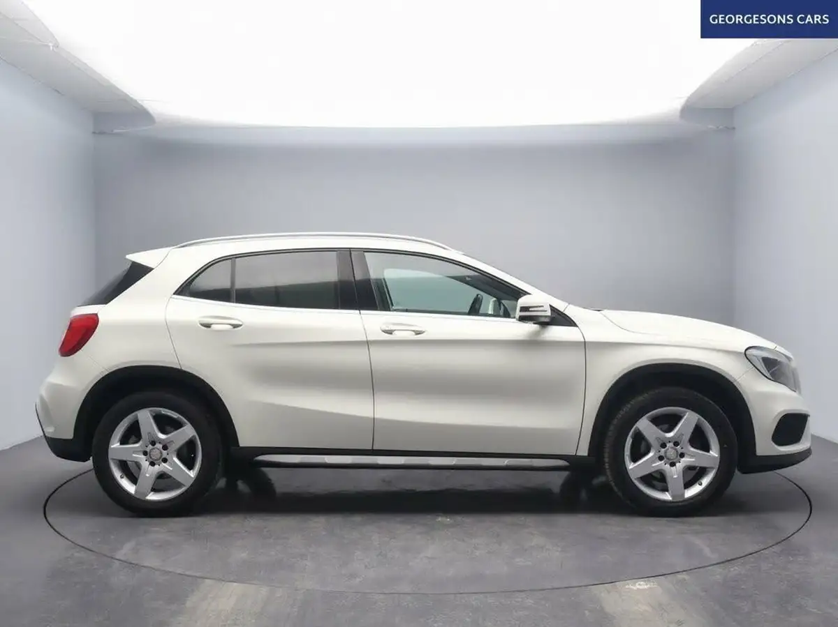 2015-mercedes-benz-gla-class-21d-gla-200d-amg-line-ss-big-5