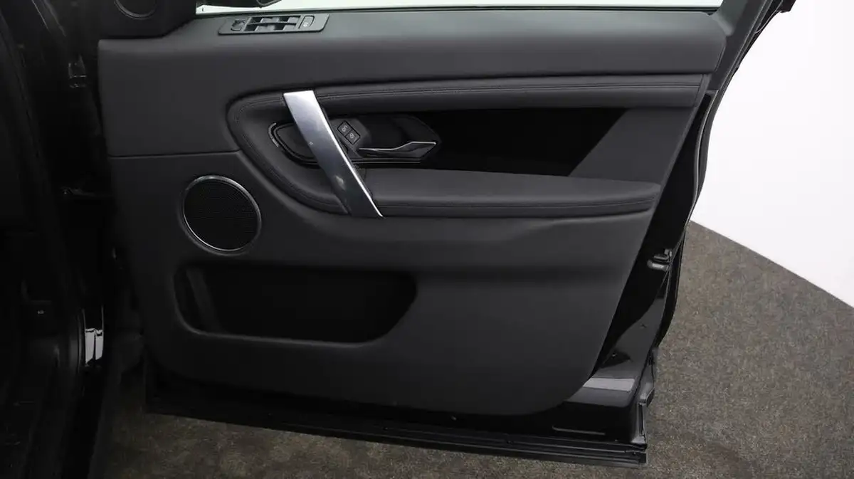 2020-land-rover-discovery-sport-20-p200-no-trim-big-14
