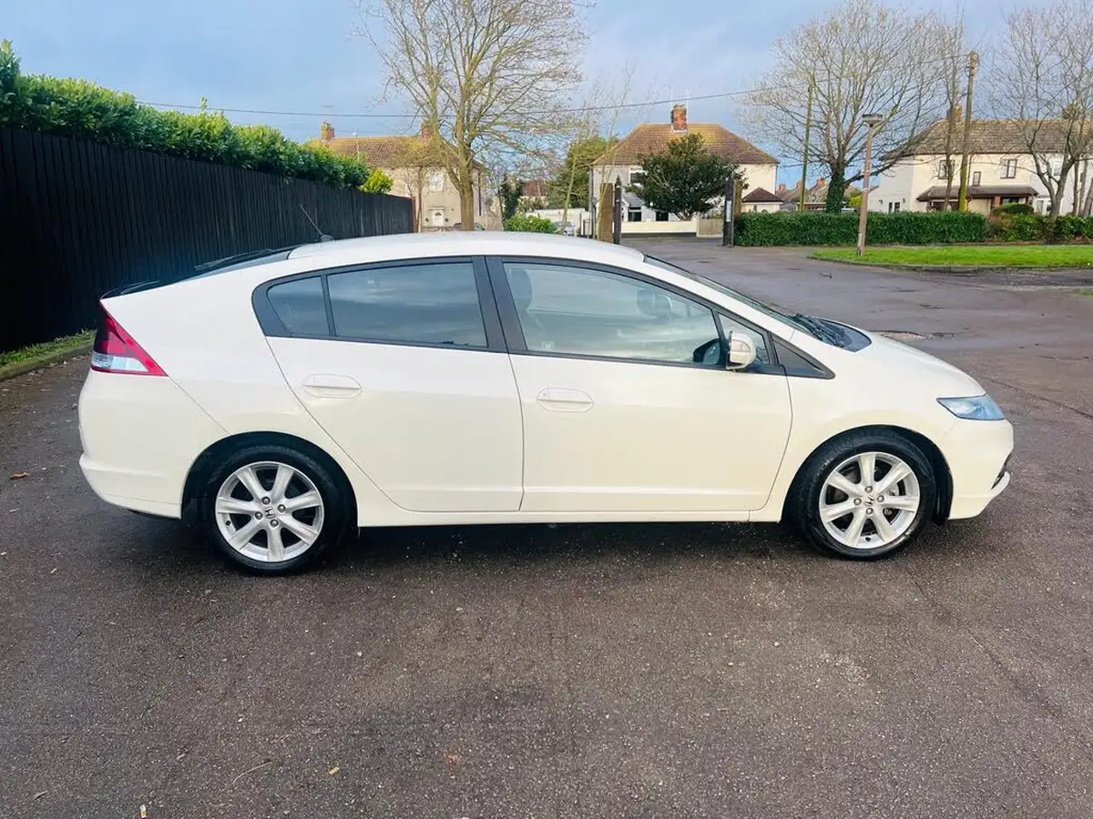 2013-honda-insight-big-3