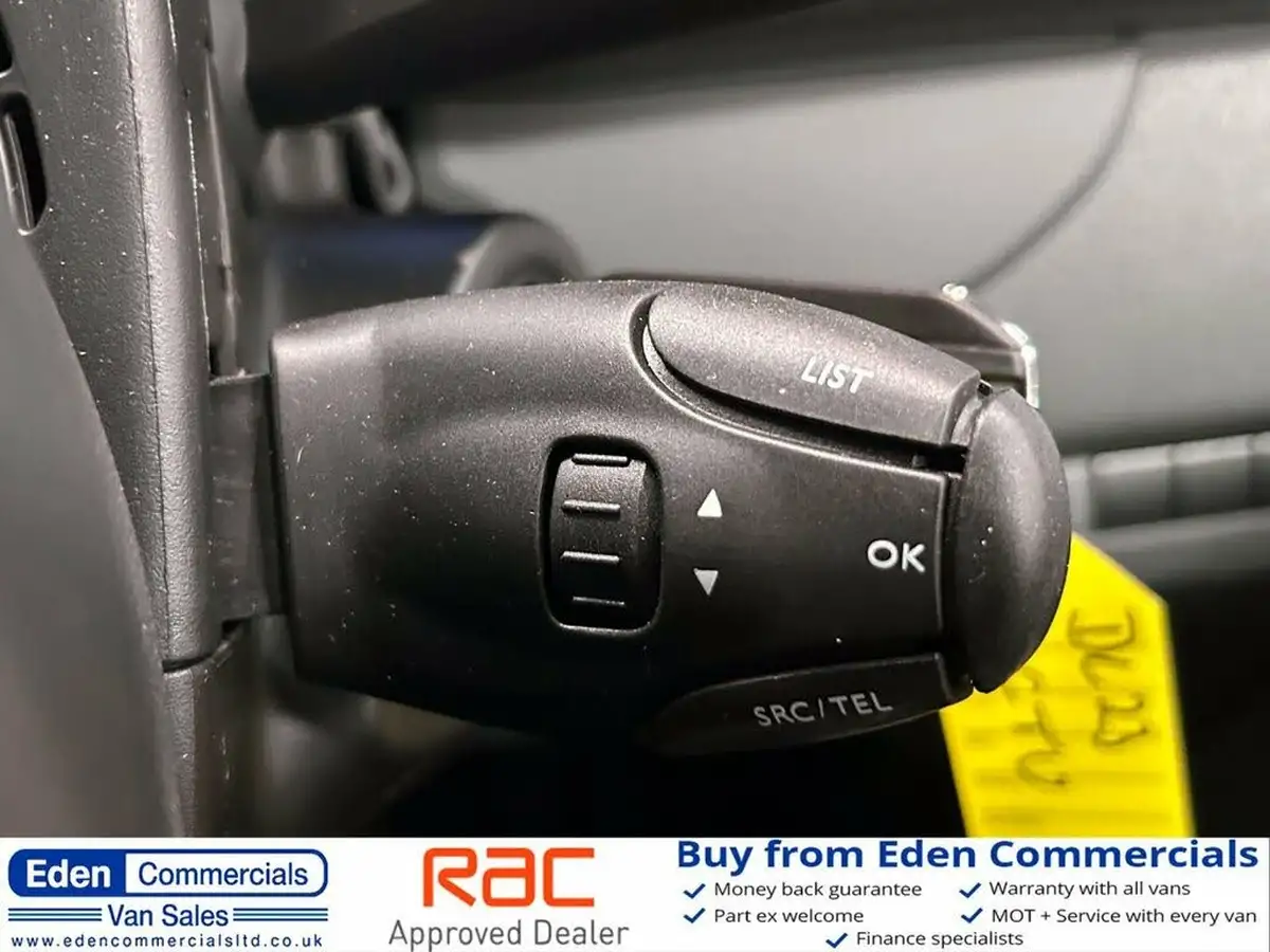 2022-vauxhall-vivaro-e-3100-50kwh-l1h1-dynamic-panel-van-big-22
