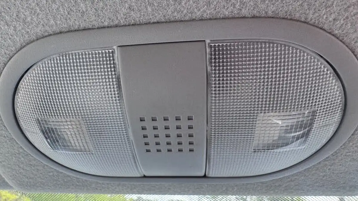 2011-mitsubishi-colt-13-juro-5d-big-30