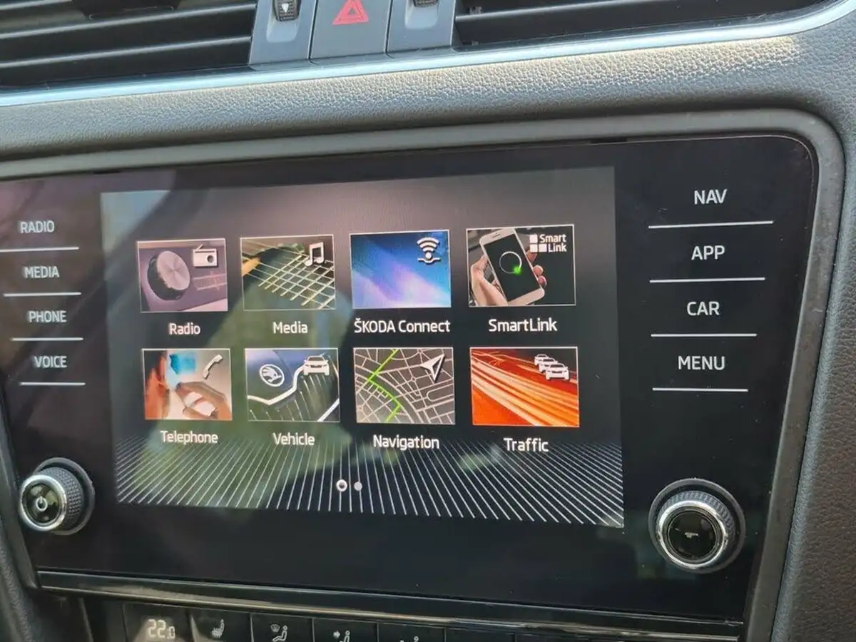 2019-skoda-octavia-16tdi-se-technology-estate-dsg-big-18