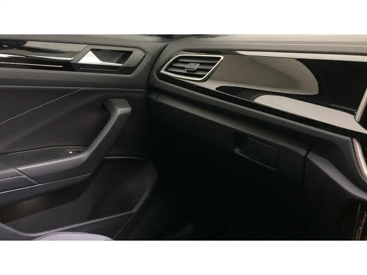 2024-volkswagen-t-roc-15-tsi-r-line-hatchback-5d-dsg-big-33