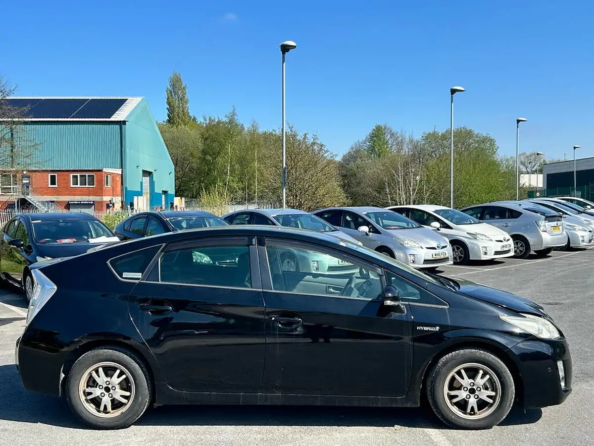 2009-toyota-prius-hybrid-big-4