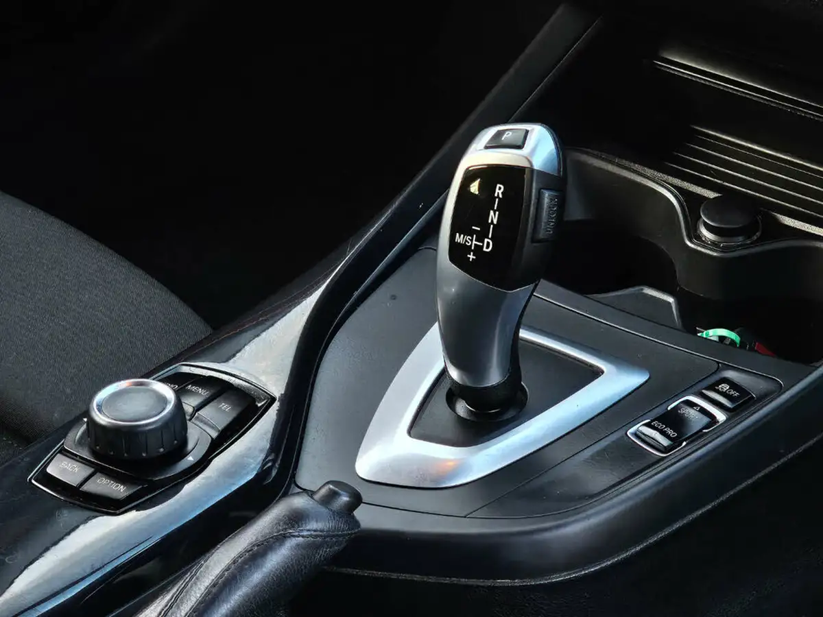 2014-bmw-1-series-20td-116d-sport-116bhp-ss-sports-hatch-3d-auto-big-25