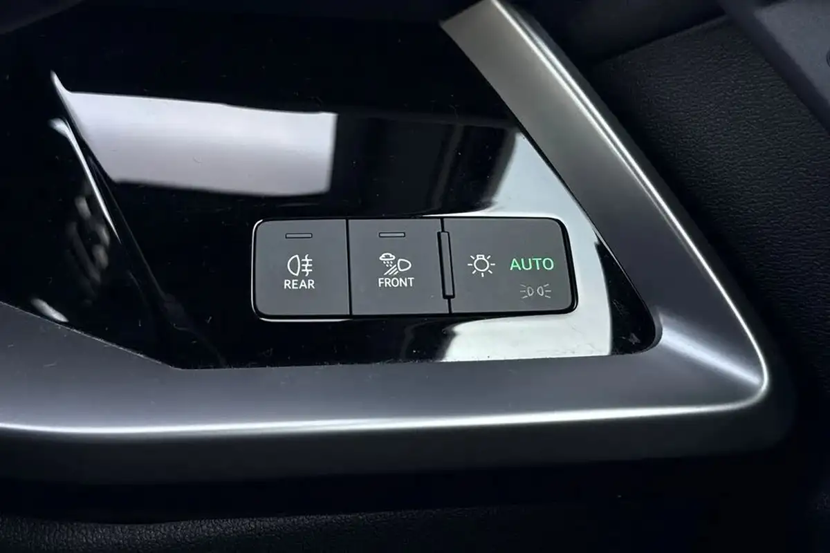2023-audi-a3-10-30-tfsi-s-line-sportback-5d-big-29