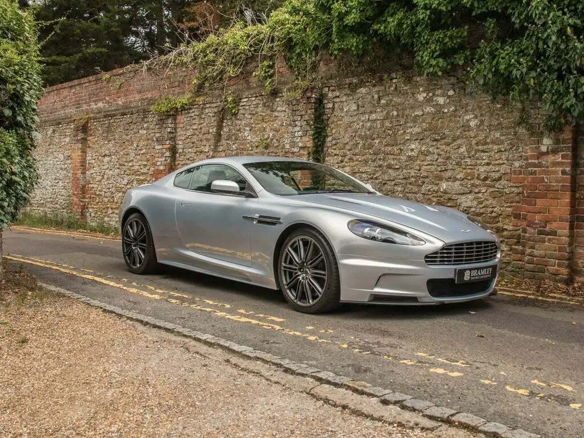 2010-aston-martin-dbs-60-big-10