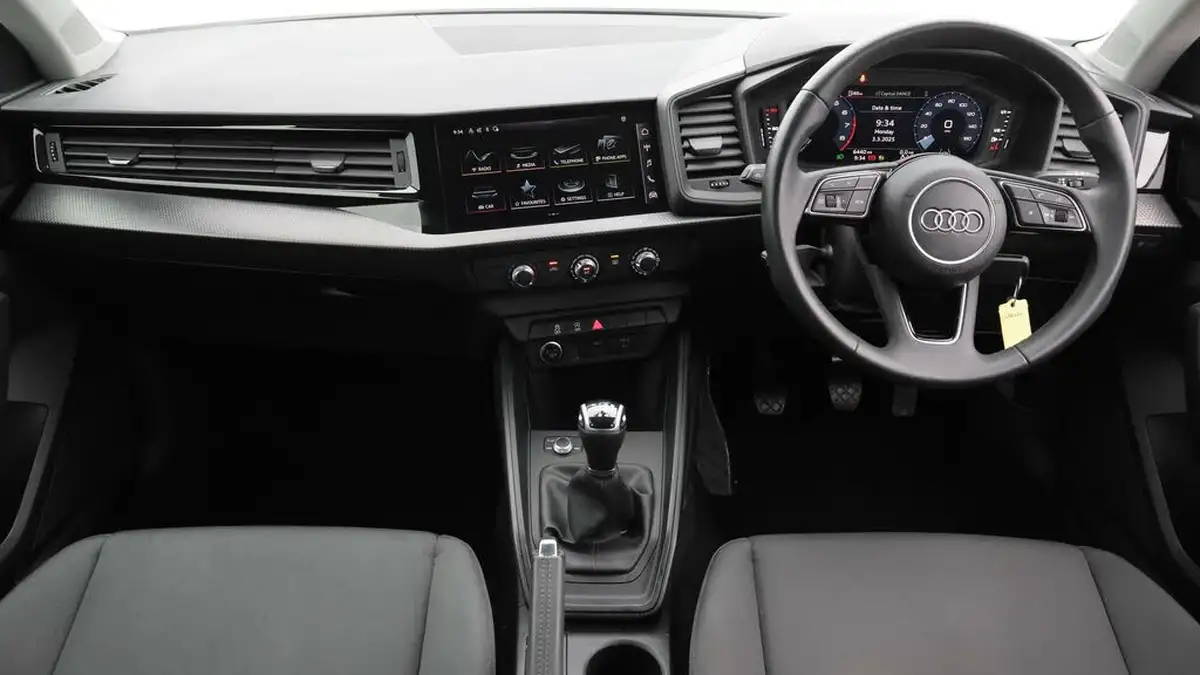 2023-audi-a1-10-25-tfsi-technik-big-13