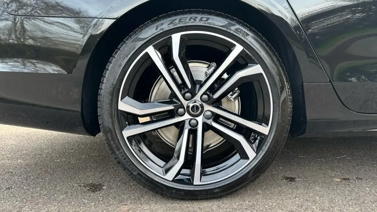 2025-volvo-v90-20-t8-ultra-big-15