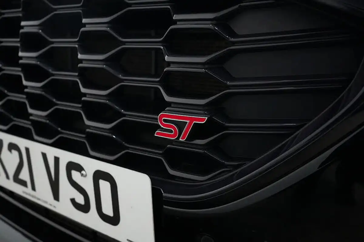 2021-ford-puma-suv-15-st-big-18