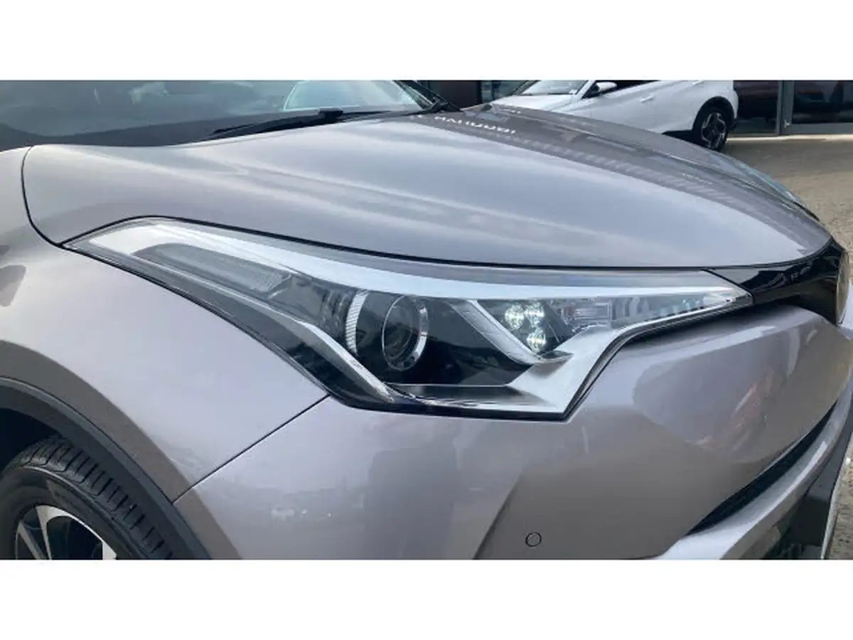 2019-toyota-c-hr-12-design-big-32