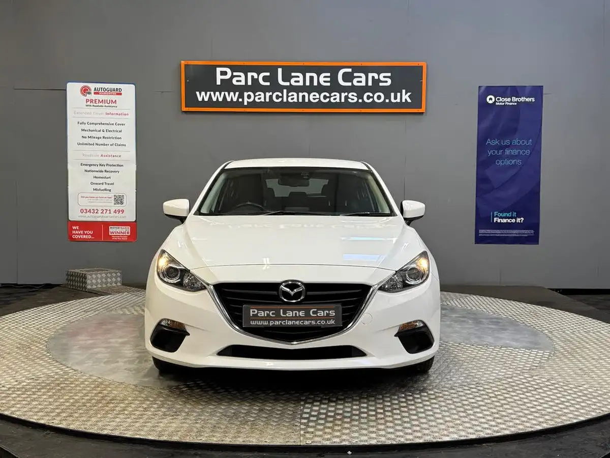 2016-mazda-mazda3-15-se-nav-big-8