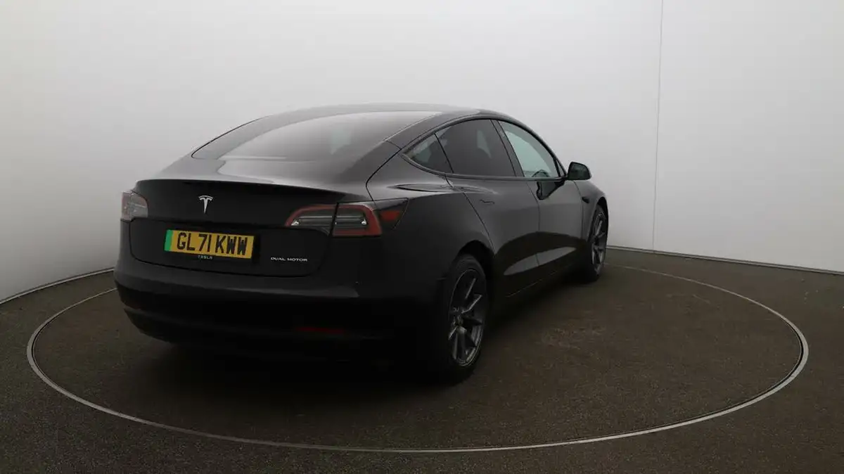 2021-tesla-model-3-e-long-range-awd-big-47