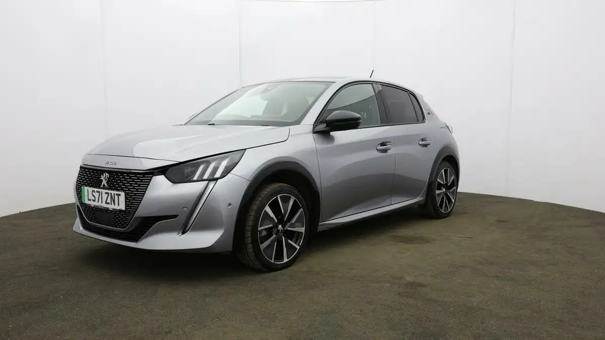 2021-peugeot-208-e-gt-50kwh-big-30
