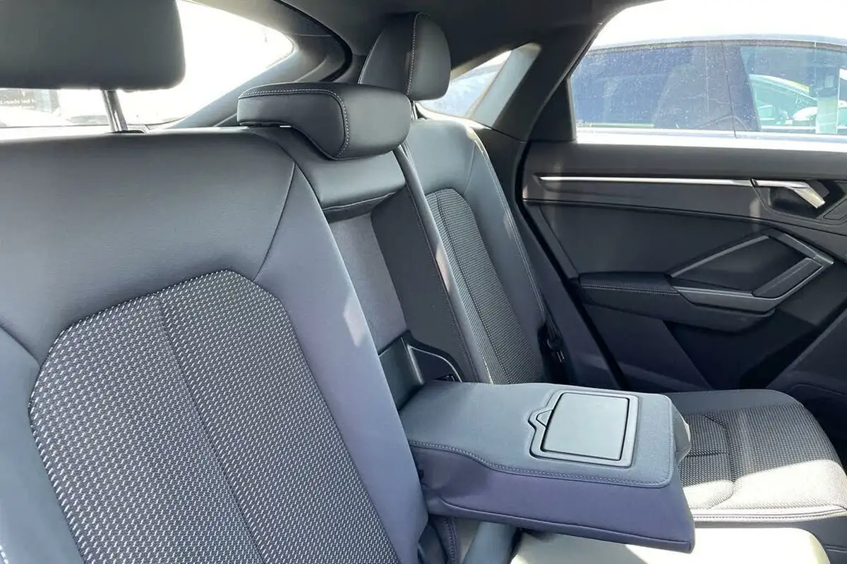 2023-audi-q3-15-35-tfsi-black-edition-cod-sportback-s-tronic-big-20