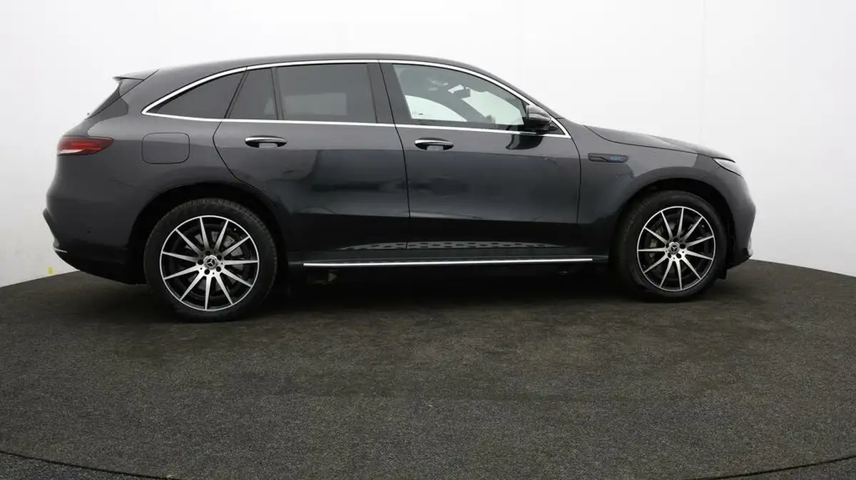 2022-mercedes-benz-eqc-e-eqc-400-amg-line-big-30