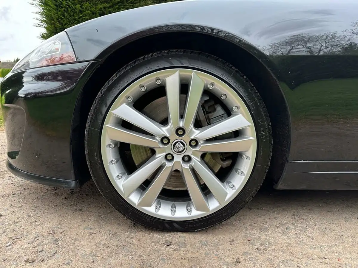 2009-jaguar-xkr-50-convertible-big-20