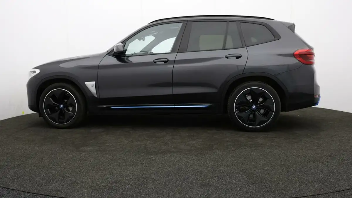 2021-bmw-ix3-e-premier-edition-big-63