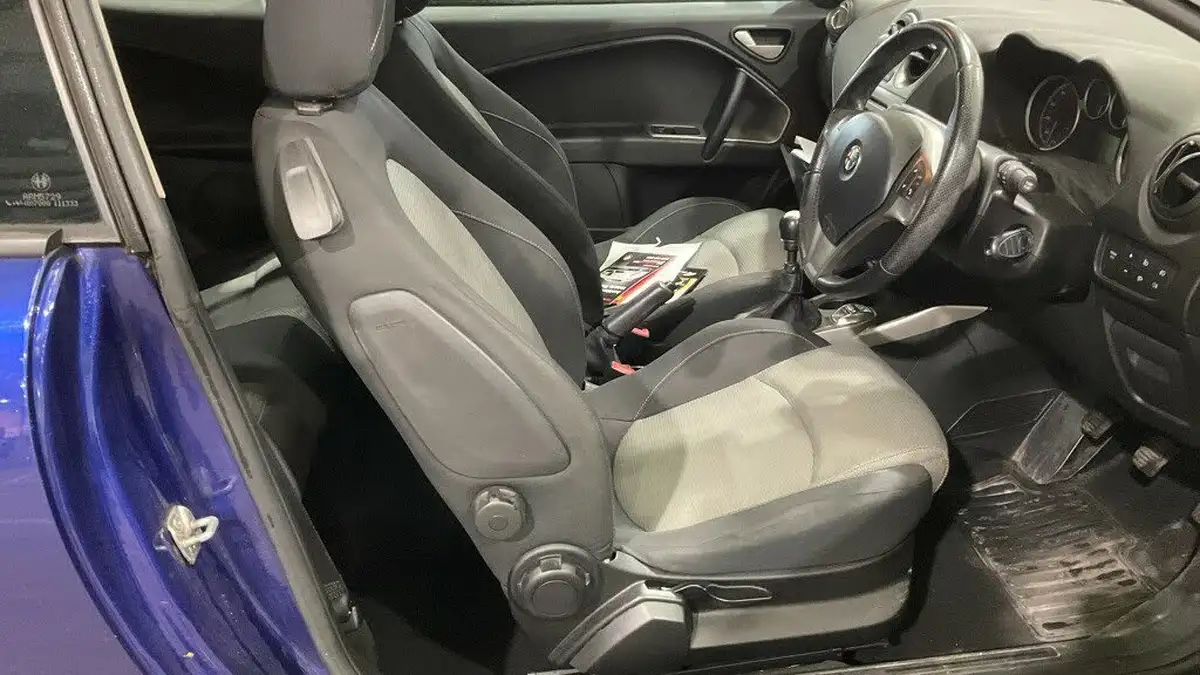 2011-alfa-romeo-mito-14-sprint-tb-multiair-105bhp-big-9