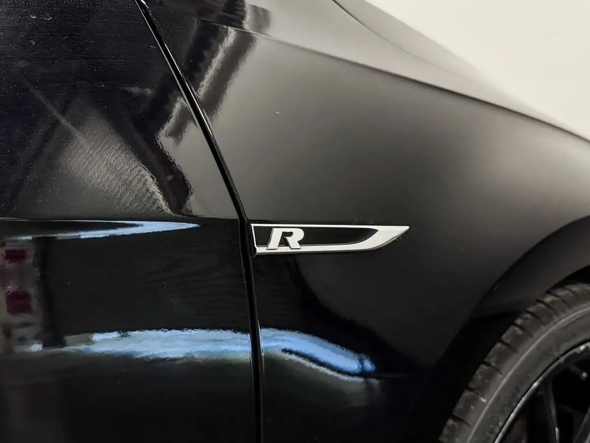 2018-volkswagen-golf-20-tsi-r-hatchback-5d-dsg-big-12