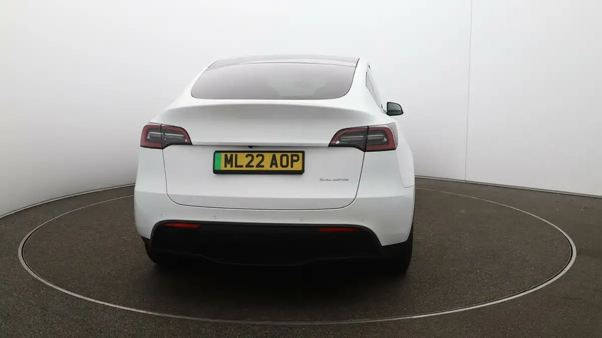 2022-tesla-model-y-e-long-range-big-48