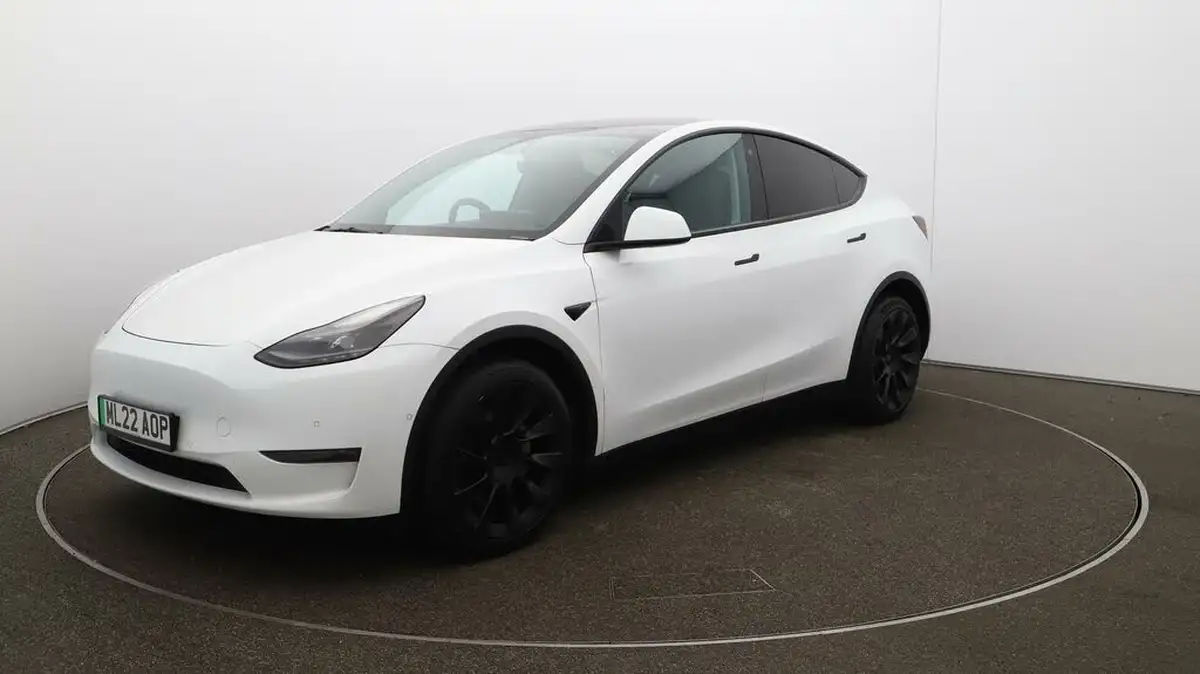 2022-tesla-model-y-e-long-range-big-3