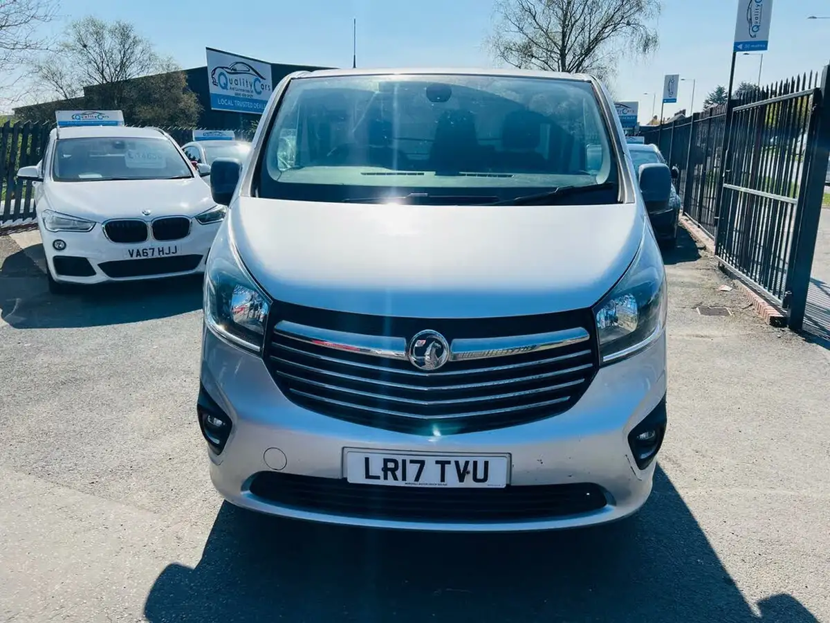 2017-vauxhall-vivaro-16cdti-sportive-2900-l2h1-125pseu6-biturbo-ss-panel-big-2