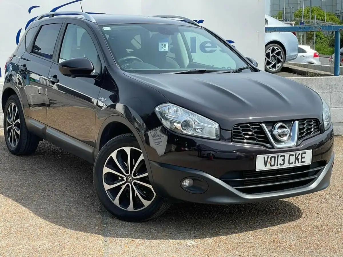 2013-nissan-qashqai-15td-n-tec-big-0