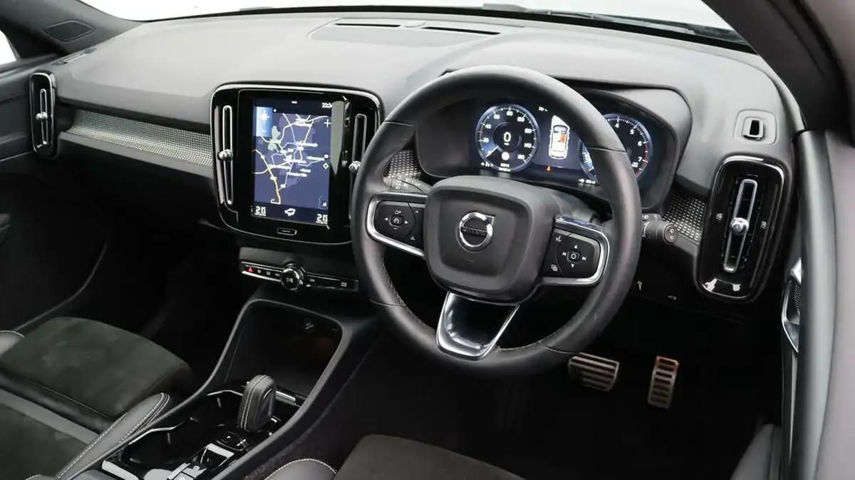 2022-volvo-xc40-15-t3-r-design-auto-big-9