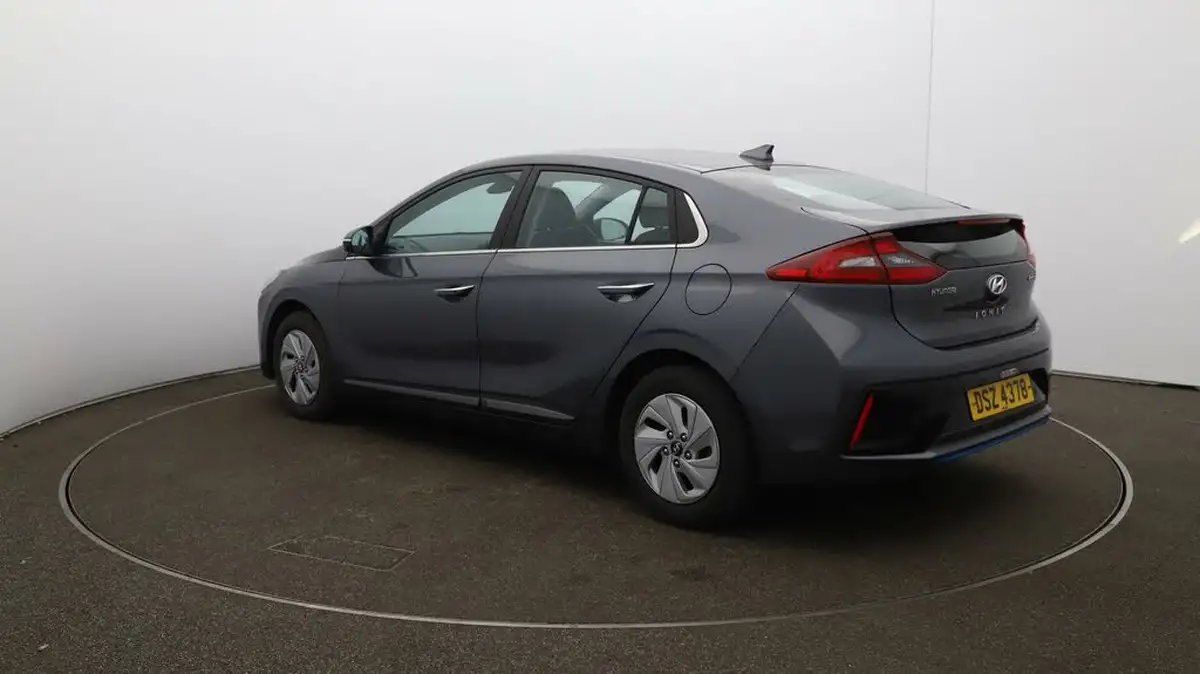2019-hyundai-ioniq-16-gdi-premium-hybrid-big-55