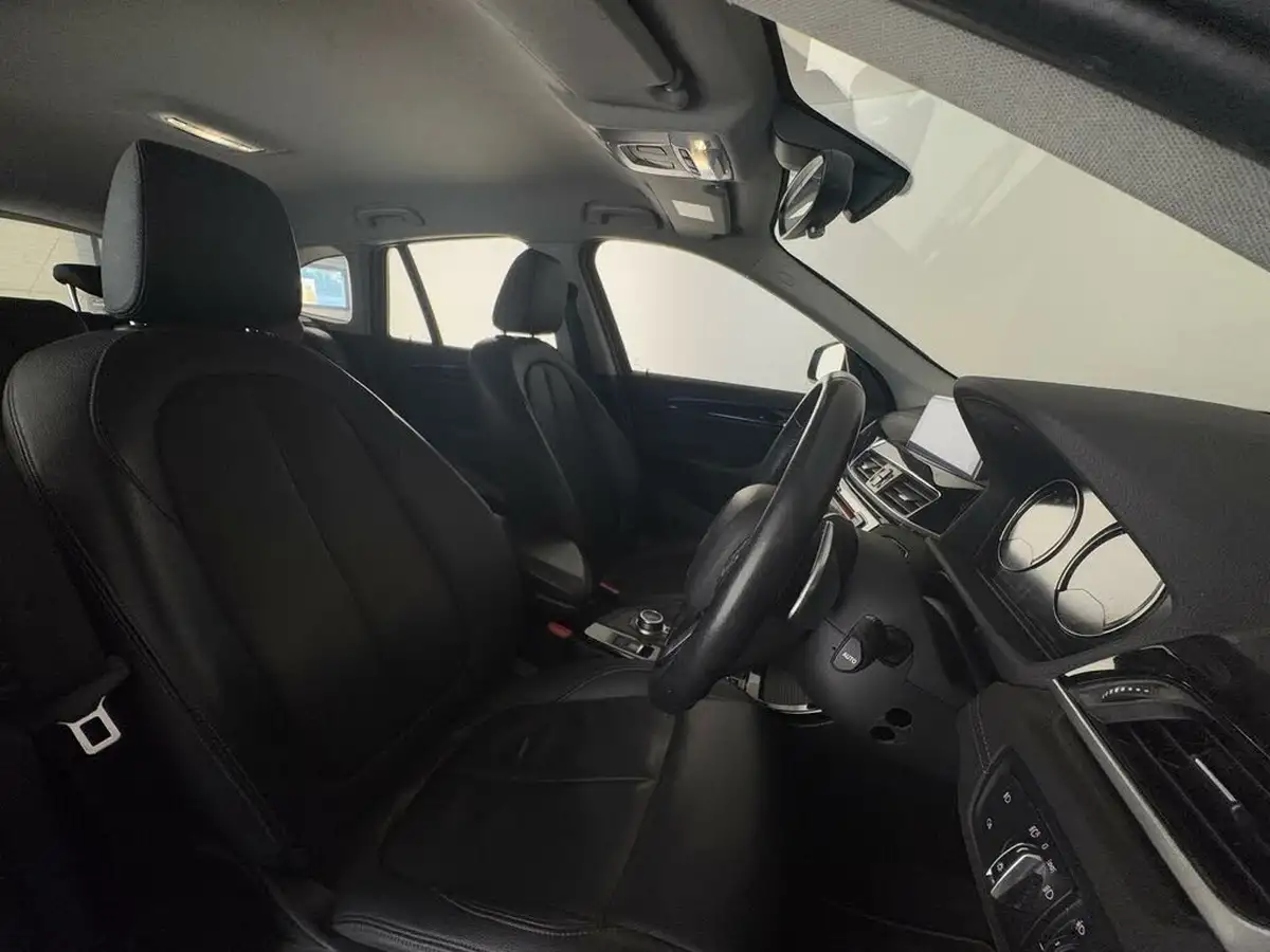 2019-bmw-x1-20-sdrive-20i-xline-sdrive-20i-big-19