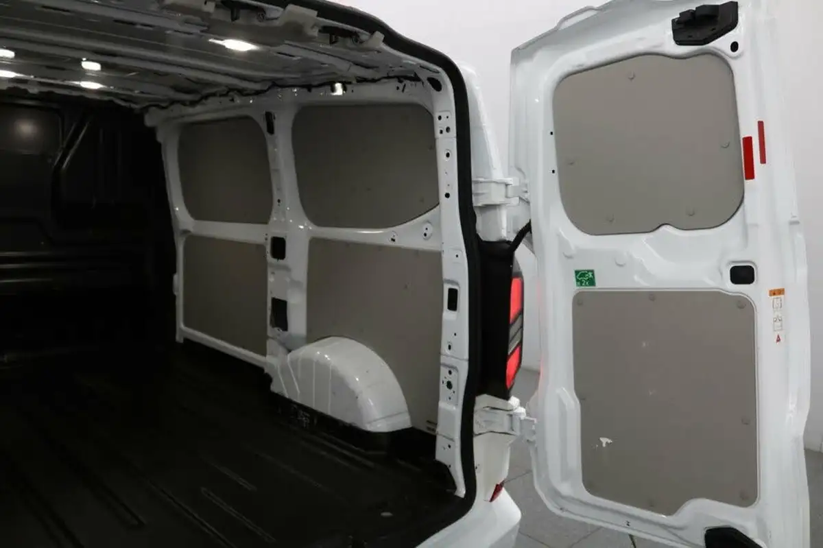 2023-ford-transit-custom-20tdci-300-l1h1-trend-136pseu6e-panel-van-1996cc-auto-big-18
