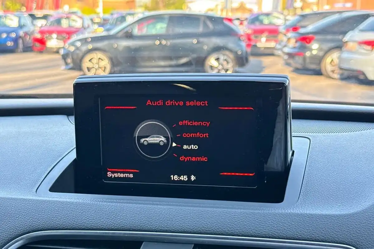 2017-audi-q3-14-tfsi-s-line-edition-big-47