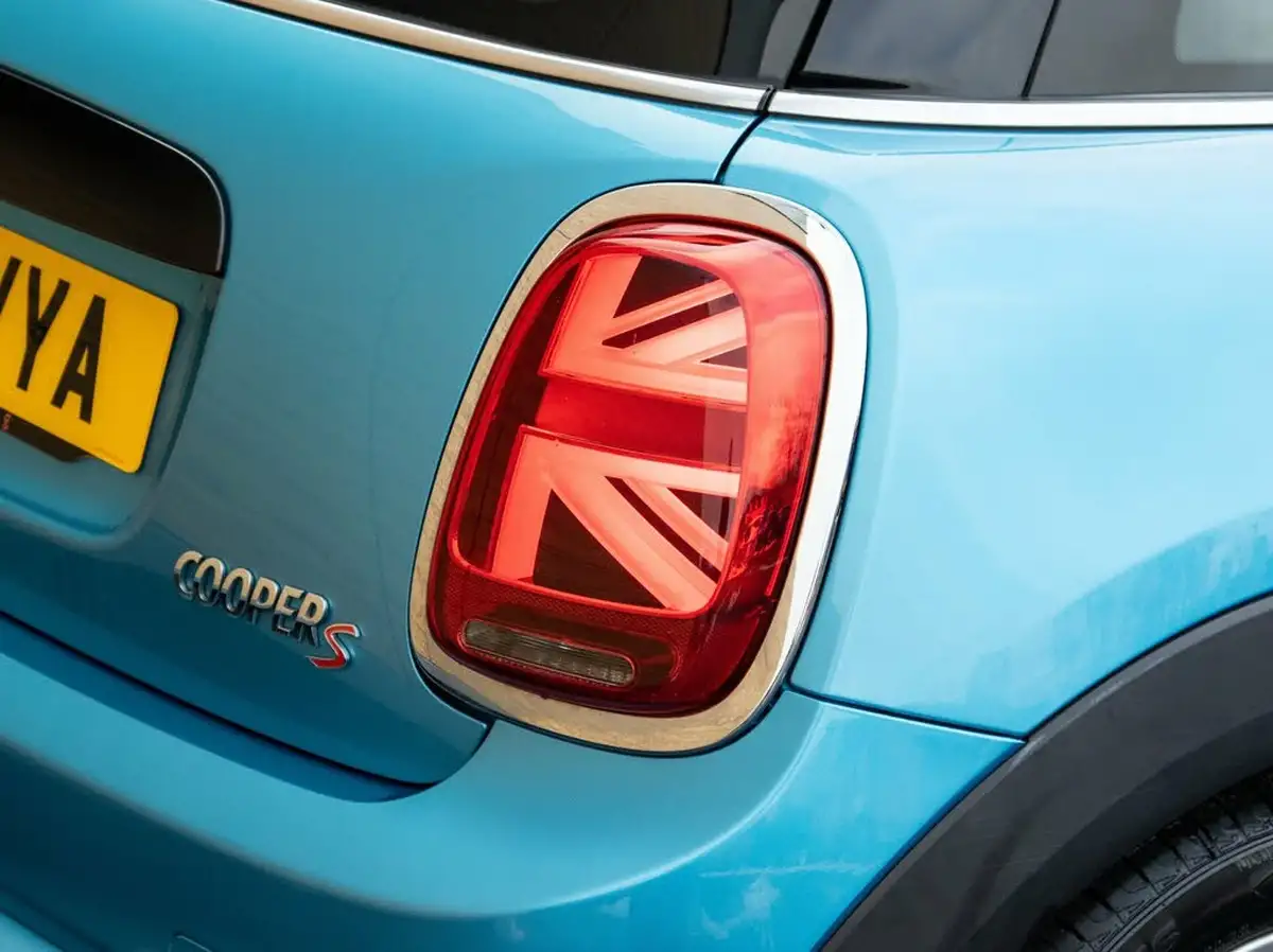 2019-mini-cooper-20-cooper-s-classic-189bhp-hatchback-3d-big-5