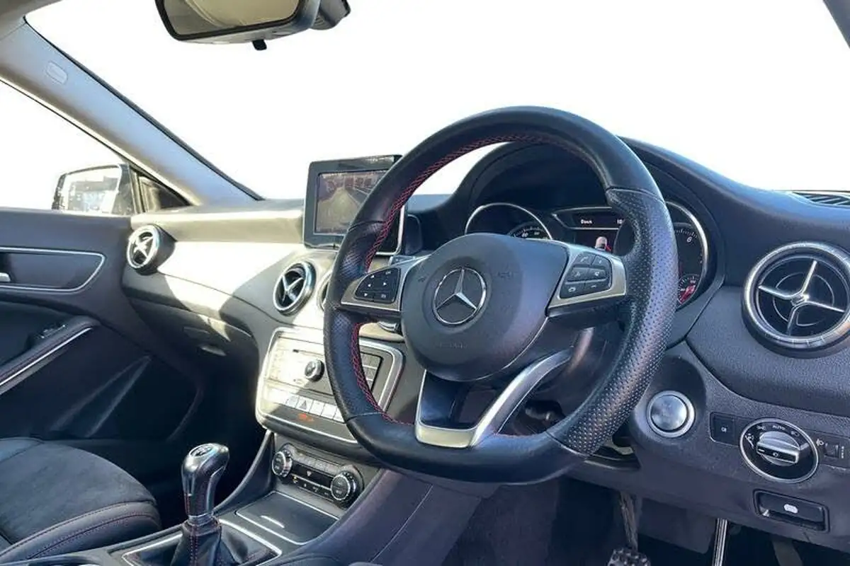 2019-mercedes-benz-cla-16-cla-180-amg-line-edition-coupe-4d-big-8