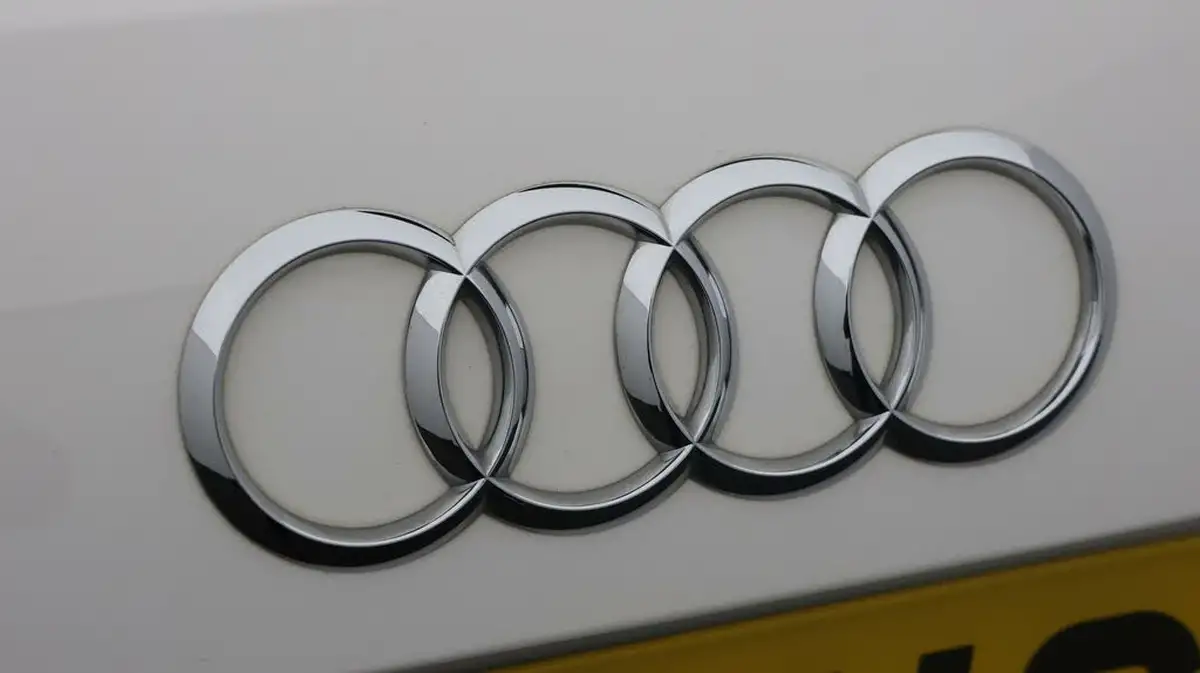 2022-audi-a1-10-25-tfsi-technik-big-19