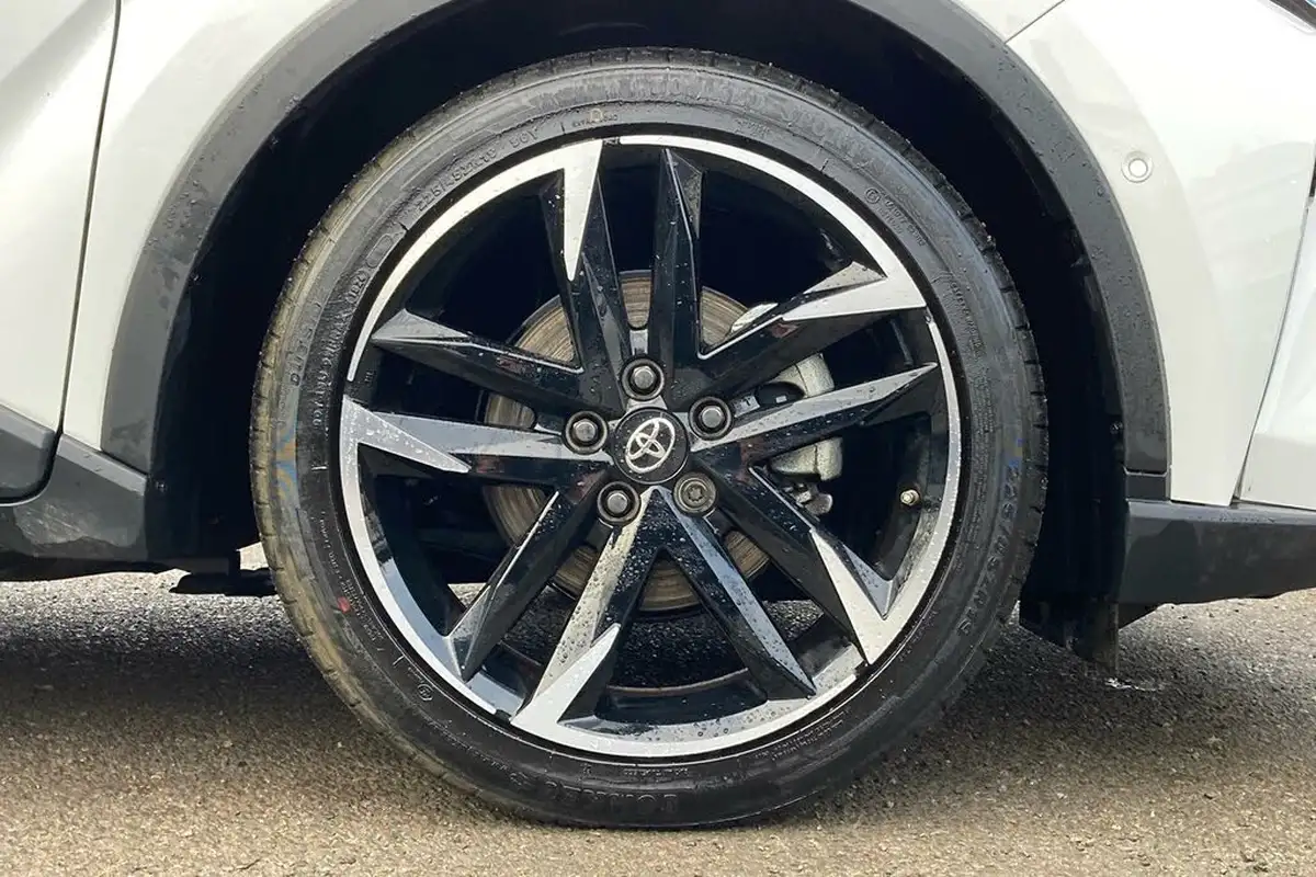 2023-toyota-c-hr-18-vvt-i-gr-sport-big-24