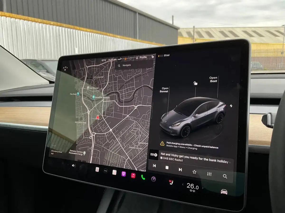 2022-tesla-model-y-e-long-range-big-28