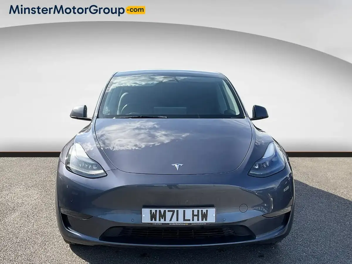 2022-tesla-model-y-e-long-range-big-4