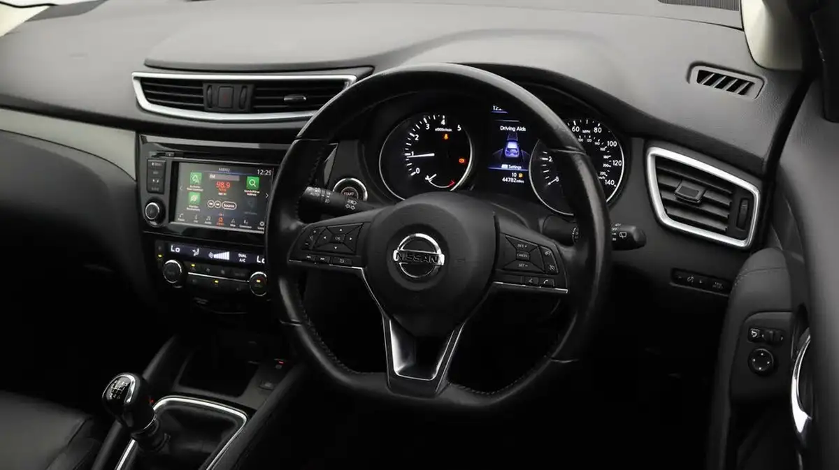 2019-nissan-qashqai-13-dig-t-tekna-140ps-big-9