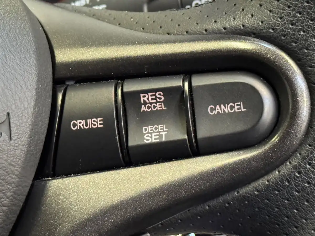 2014-honda-jazz-14-es-plus-cvt-big-19