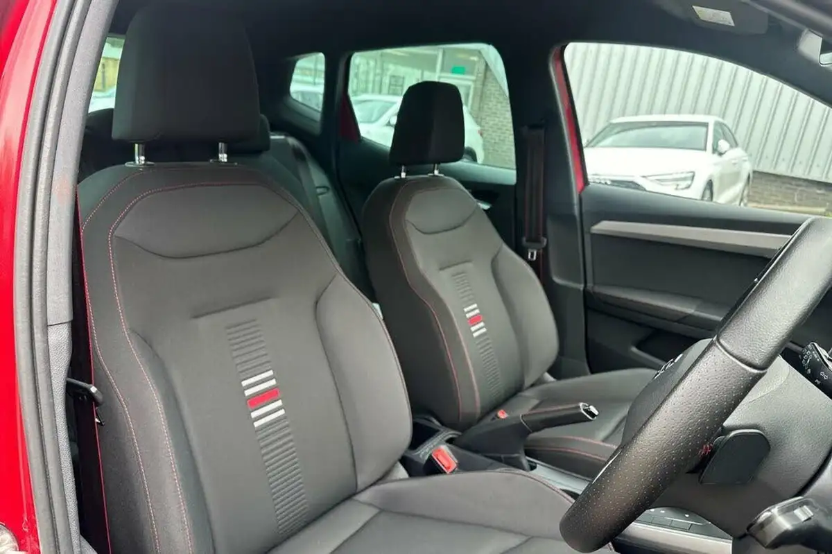 2021-seat-arona-10-tsi-fr-red-edition-dsg-big-32