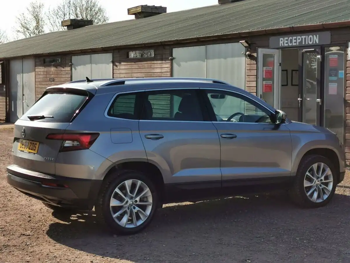 2019-skoda-karoq-15-tsi-se-l-dsg-big-36