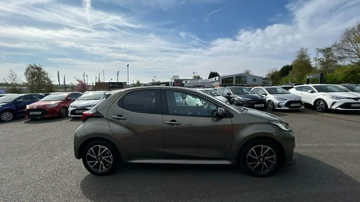 2023-toyota-yaris-15-vvt-i-design-big-15