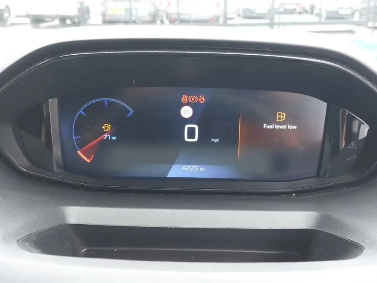 2024-peugeot-partner-15-bluehdi-professional-100pseu6d-big-9