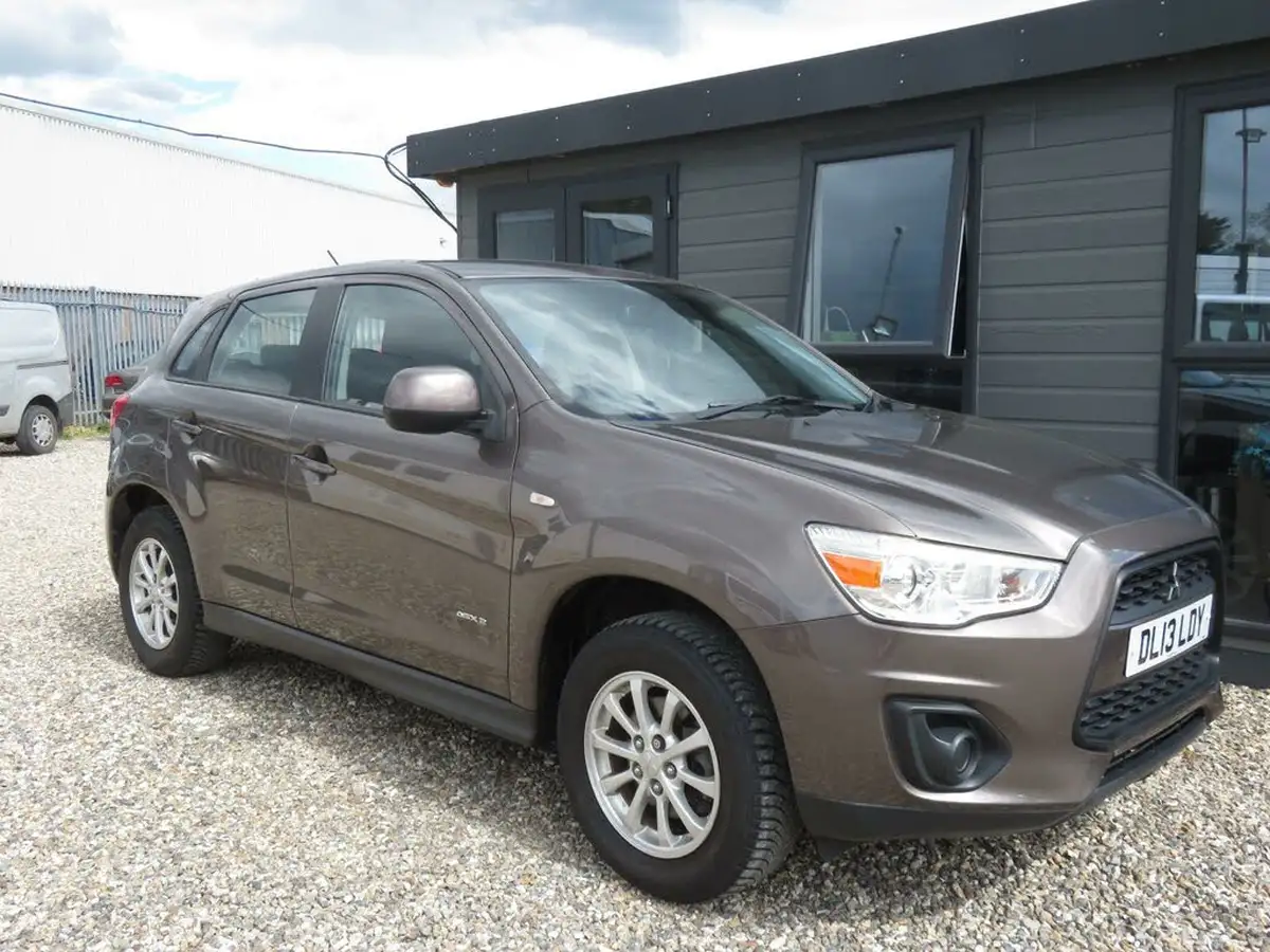 2013-mitsubishi-asx-16-2-big-32