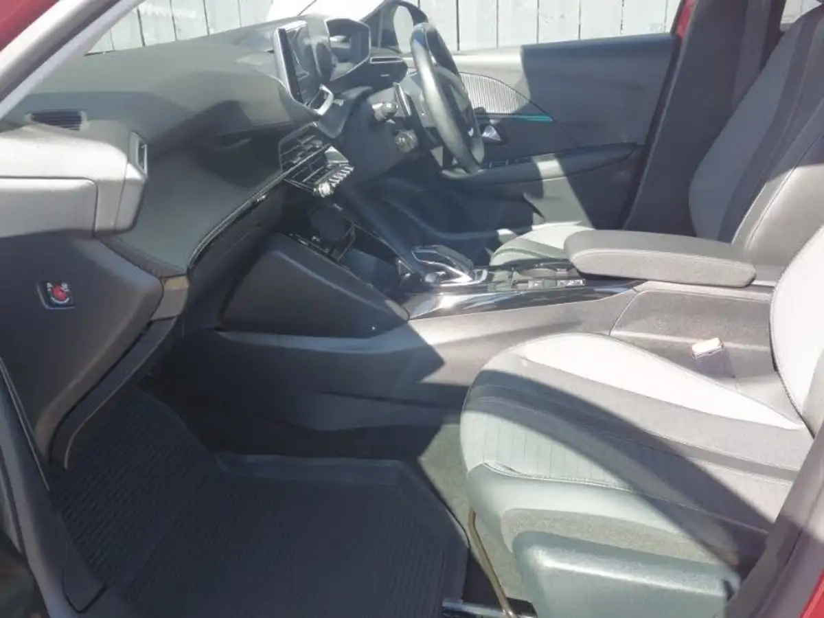2020-peugeot-208-12-puretech-allure-premium-130bhp-eat8-big-4