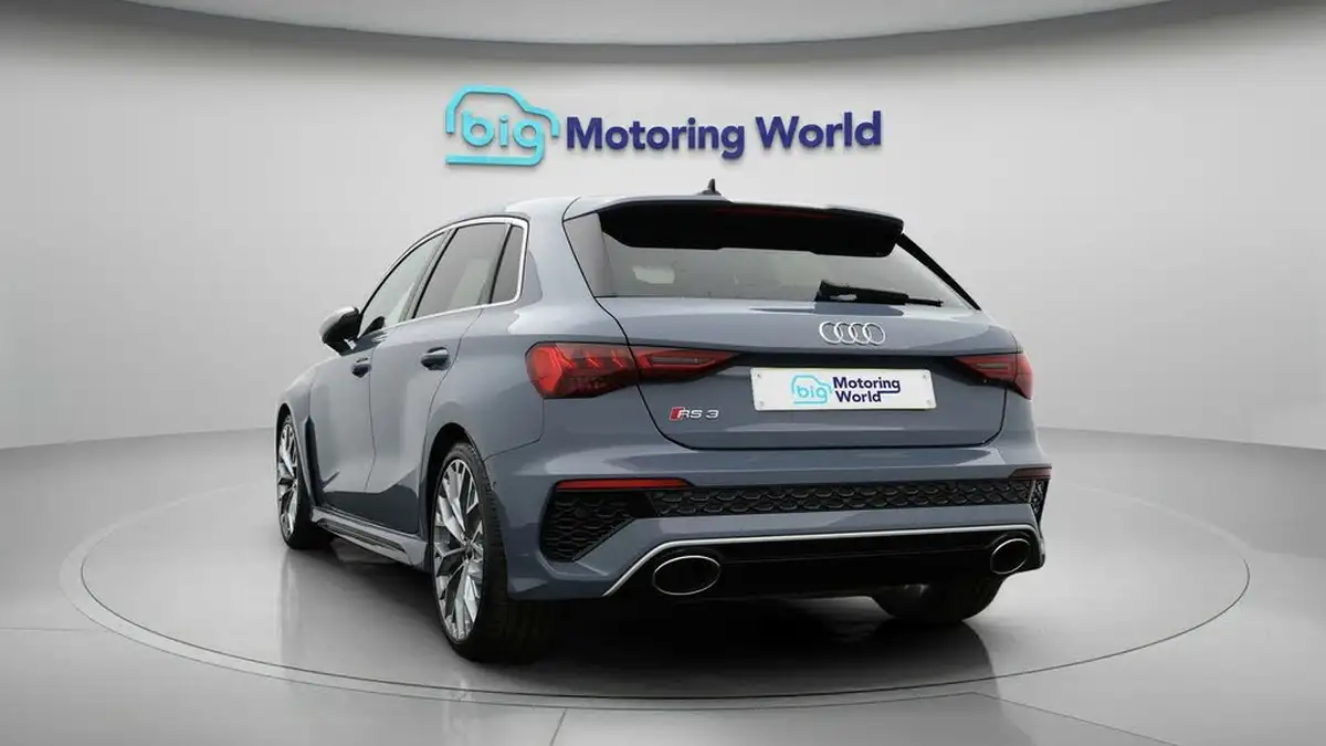 2022-audi-rs3-25-tfsi-sportback-5d-big-77