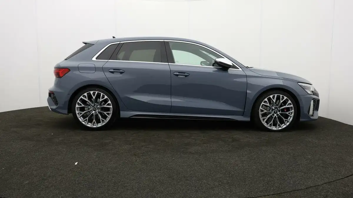 2022-audi-rs3-25-tfsi-sportback-5d-big-8